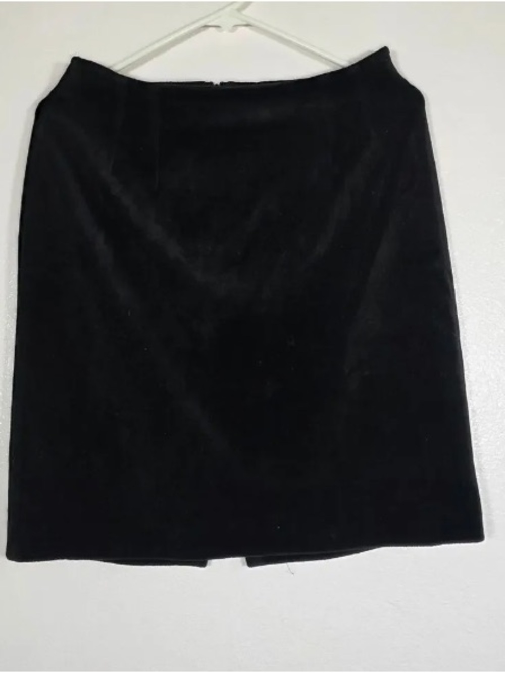 Cedars Black Velvet Pencil Skirt Back Slit Size 8